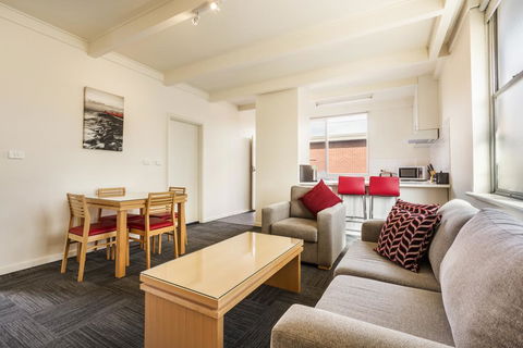 Sandbelt Club Hotel - QLD Tourism 0