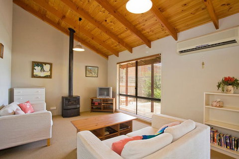 Sandhurst Escape 2-17 - Queensland Tourism 0