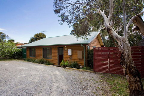 Sandhurst Escape 2-17 - Queensland Tourism 1