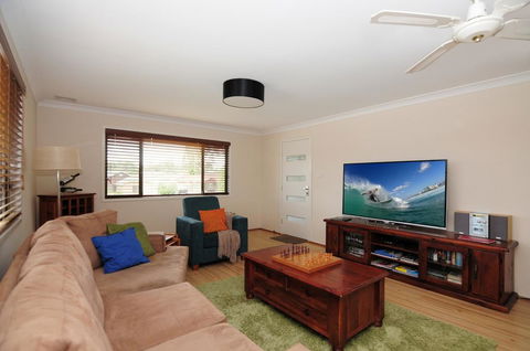 Sandy Feet Getaway - Queensland Tourism 1