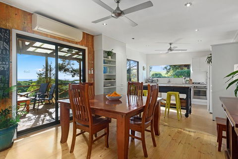 Sandy Feet Retreat - 13 Scenic View Drive - QLD Tourism 1