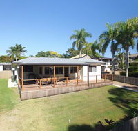 Sandy Footprints - Queensland Tourism