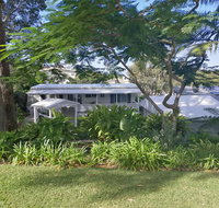 Sapphire Beach Pet Friendly Beach 5 minute walk - QLD Tourism