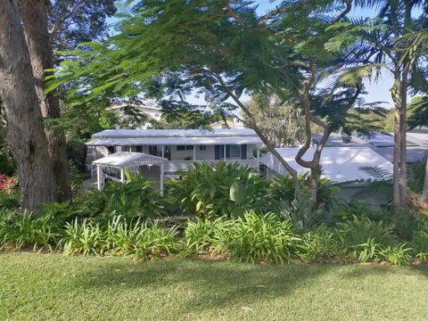 Sapphire Beach Pet Friendly Beach 5 Minute Walk - QLD Tourism 0
