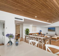 Sea la Vie 2 Luxury Apartment in Coffs Harbour Jetty with pool views and walking distance to the beach - QLD Tourism