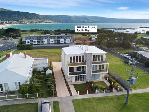 SEA NOOK - Seconds From The Beach - Queensland Tourism 0