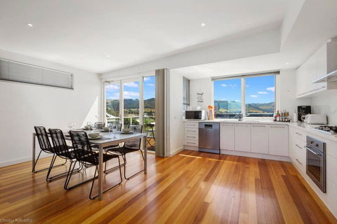 SEA NOOK - Seconds From The Beach - Queensland Tourism 3