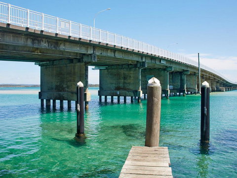 Seabreeze 4 Opposite Bowling Club - QLD Tourism 2