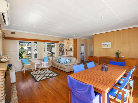 Seashells At North Avoca - 10 View Street - Queensland Tourism 0