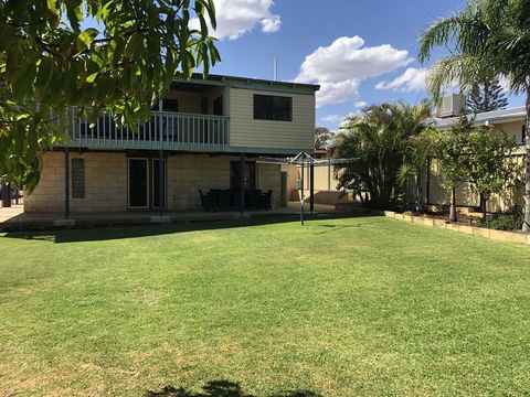 Seashells Holiday House - Kalbarri - Queensland Tourism 3