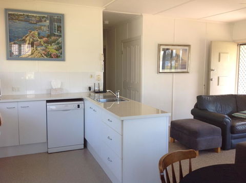 Seaside Cottage - QLD Tourism 2