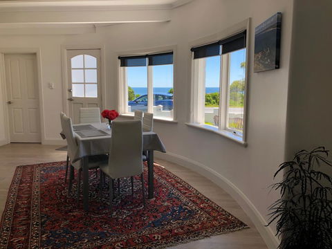 Seaside Retreat - Queensland Tourism 1