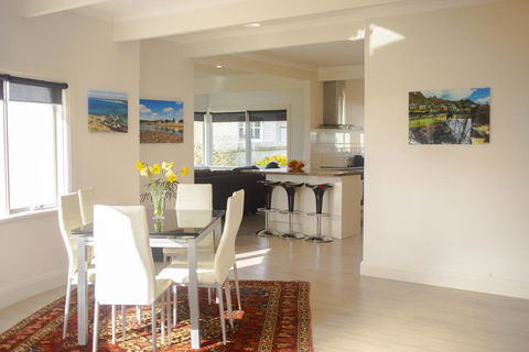 Seaside Retreat - Queensland Tourism 0