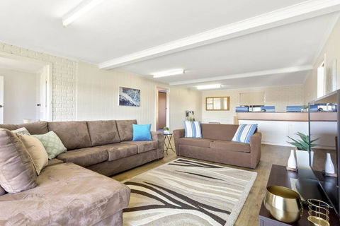 SEASIDE SERENITY 2 - L'Abode Accommodation - Queensland Tourism 0