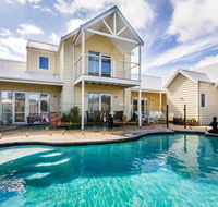 Seaside Spa Retreat - Queensland Tourism