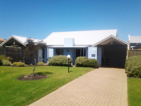 Seaside Villas - QLD Tourism 0