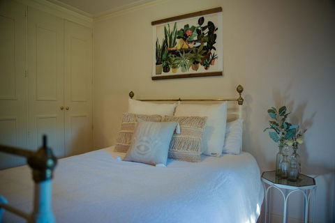 Secluded Homestead Amongst The Trees - Queensland Tourism 2
