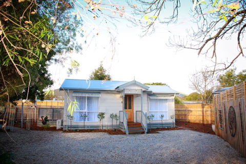 Secret Cottage - QLD Tourism 3