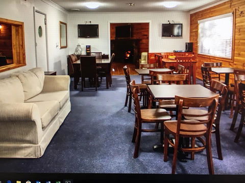 Selwyn Star Lodge - QLD Tourism 1