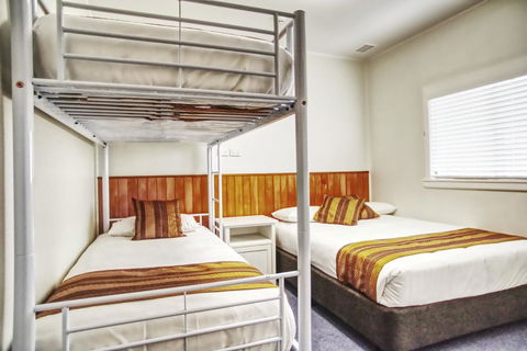 Selwyn Star Lodge - QLD Tourism 3