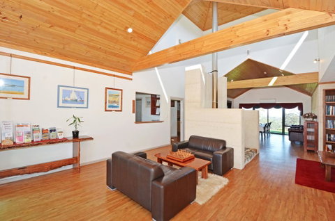 Sensational Heights Bed & Breakfast - QLD Tourism 3