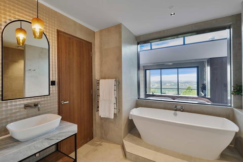 Sequoia Lodge - QLD Tourism 0