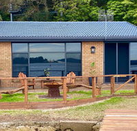 Serenity by the Lake - QLD Tourism