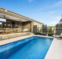 Serenity on Seaview Boutique retreat with pool by the beach - Queensland Tourism
