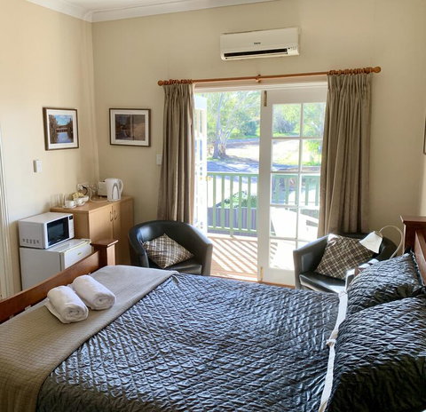 Settlers Hotel York - QLD Tourism 1