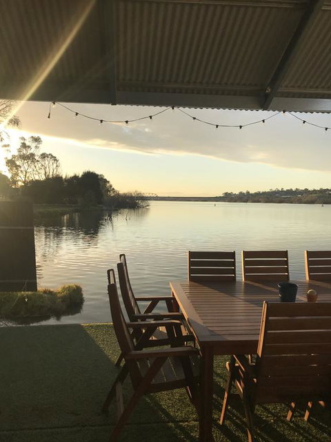 Shack Built Over The Murray River - QLD Tourism 0