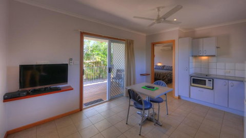 Shady Lane Tourist Park - QLD Tourism 0