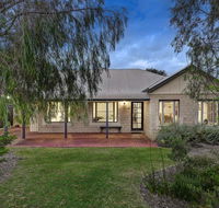 Shady Sheas - Queensland Tourism