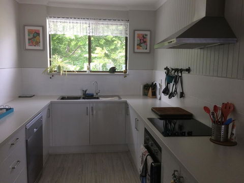 Shanti By The Sea - Queensland Tourism 1