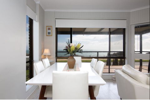 Shanti By The Sea - Queensland Tourism 0
