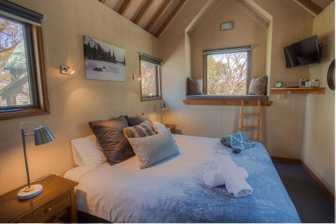 Sharpys Chalet - QLD Tourism 0