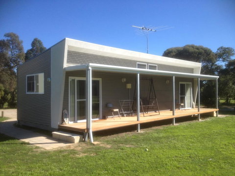 Shetland Park Chalets - QLD Tourism 3