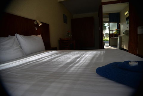 Ship Inn Motel - Queensland Tourism 2