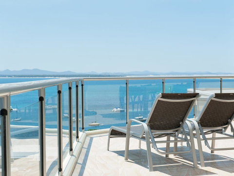 Shoal Bay Penthouse With Views And Resort Facilities - QLD Tourism 0