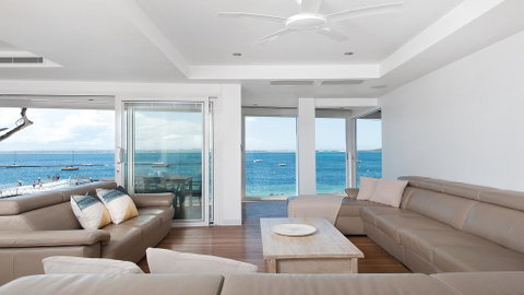 Shoal Bay Views - QLD Tourism 2