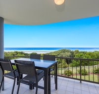 Shoreline Six With Ocean Views To See The Whales - QLD Tourism