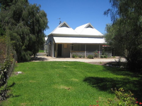 Showgrounds Cottage Naracoorte - QLD Tourism 0