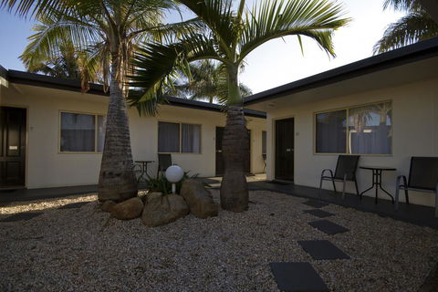 Silo Motor Inn - Queensland Tourism 3