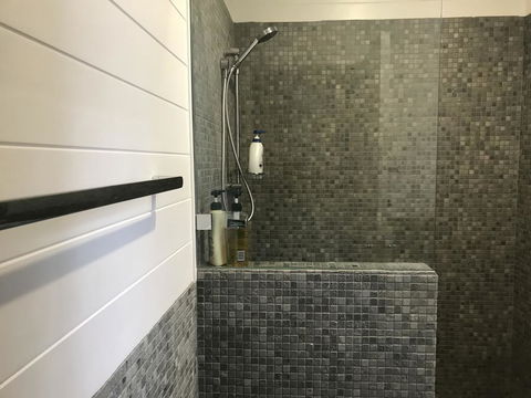 Silvermere Guesthouse - QLD Tourism 3