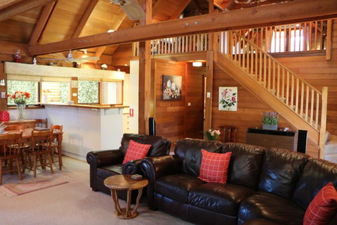 Silverpoint Accommodation - QLD Tourism 2