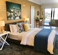 SilverWaters Waterfront Accommodation - Queensland Tourism