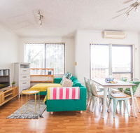 SIMPLE COMFORT 2bed1bath Unit in Meadowbank - QLD Tourism