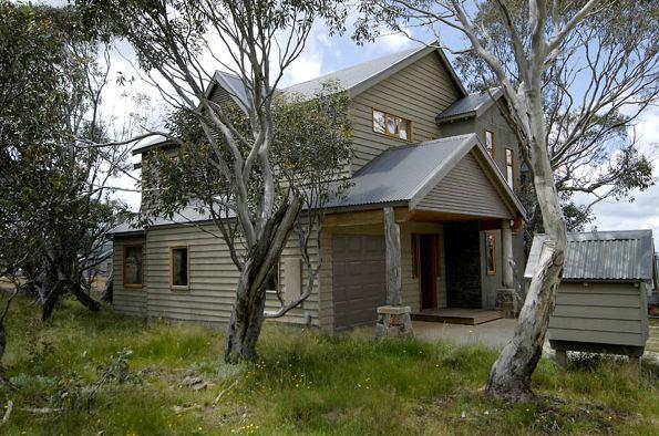 Cobungra VIC QLD Tourism