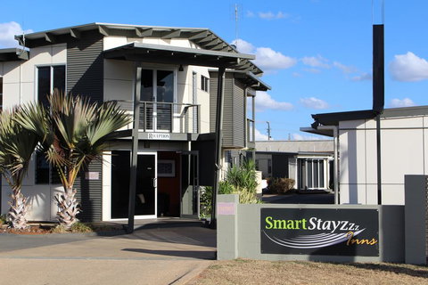 Smart Stayzzz Inns - Queensland Tourism 0