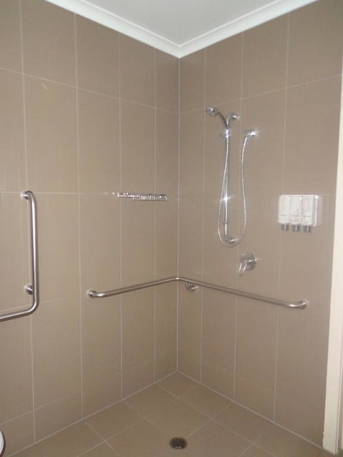 Smart Stayzzz Inns - Queensland Tourism 3