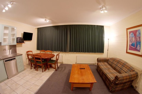 Snow Ski Apartments 34 - QLD Tourism 1